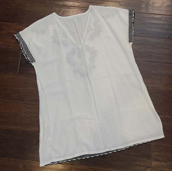 Embroidered tunic top - Picture 4 of 6